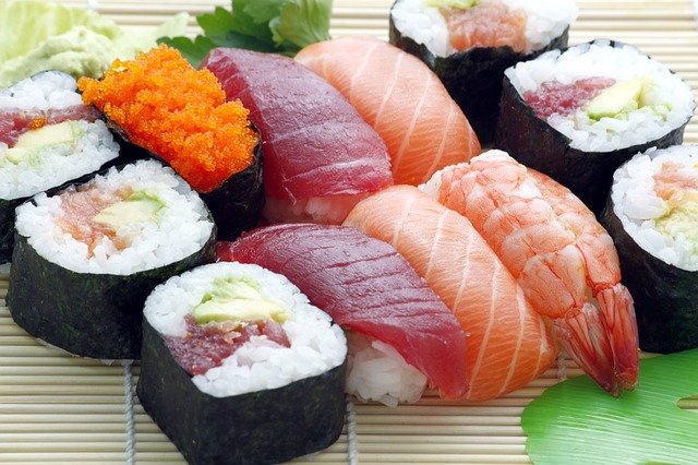 Суши - универсальное блюдо! Кто не любит суши?
