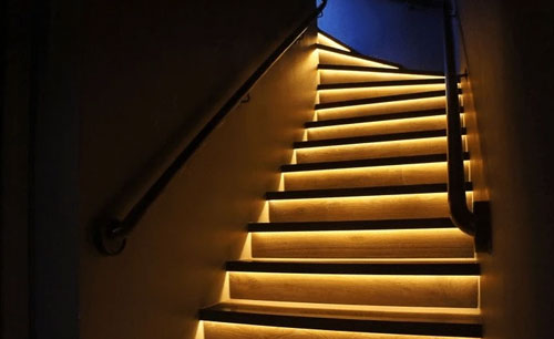 Подсветка лестниц, эстетика и безопасность 